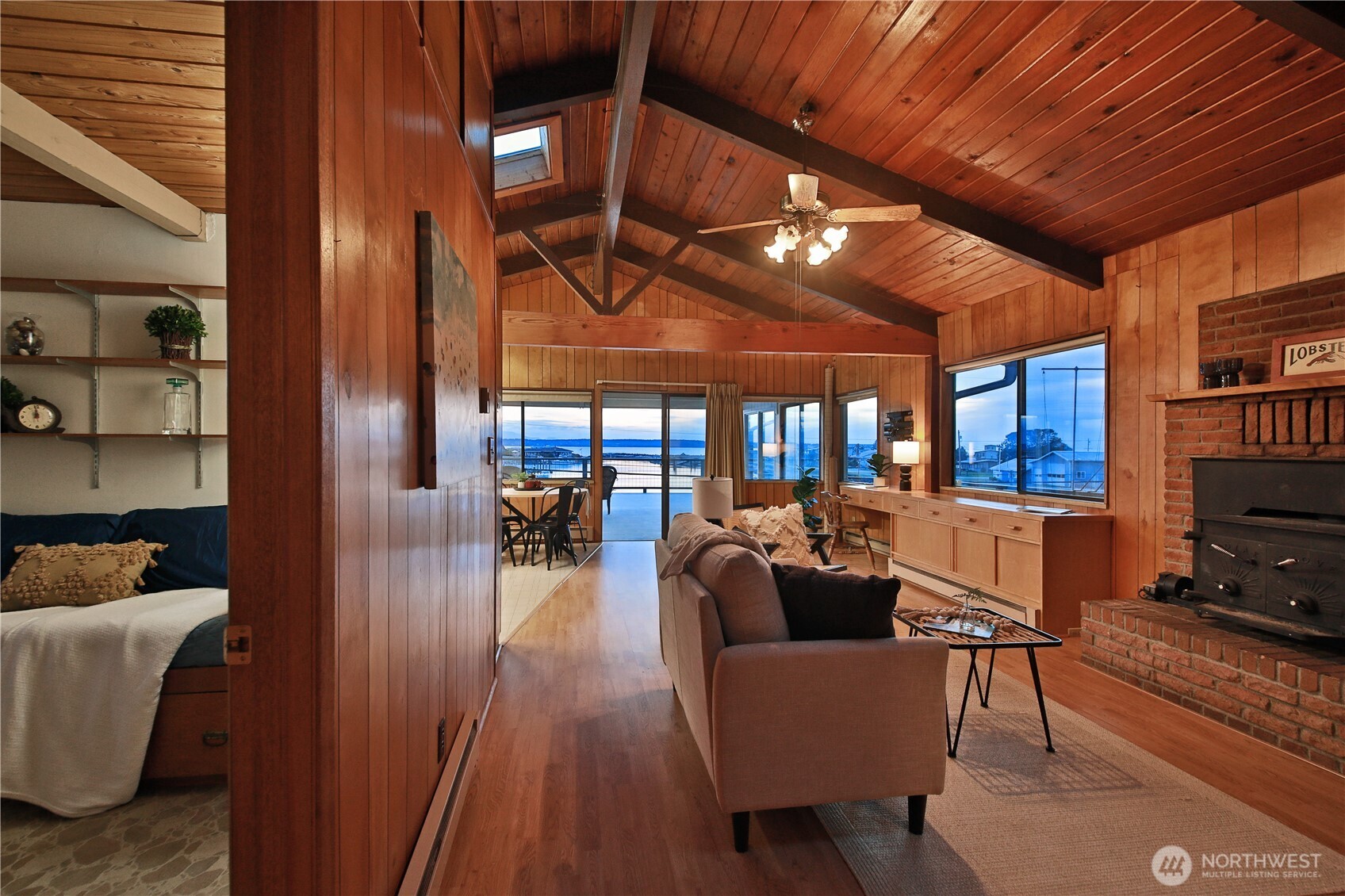 3621 Shorewood Avenue , Greenbank, WA 98253