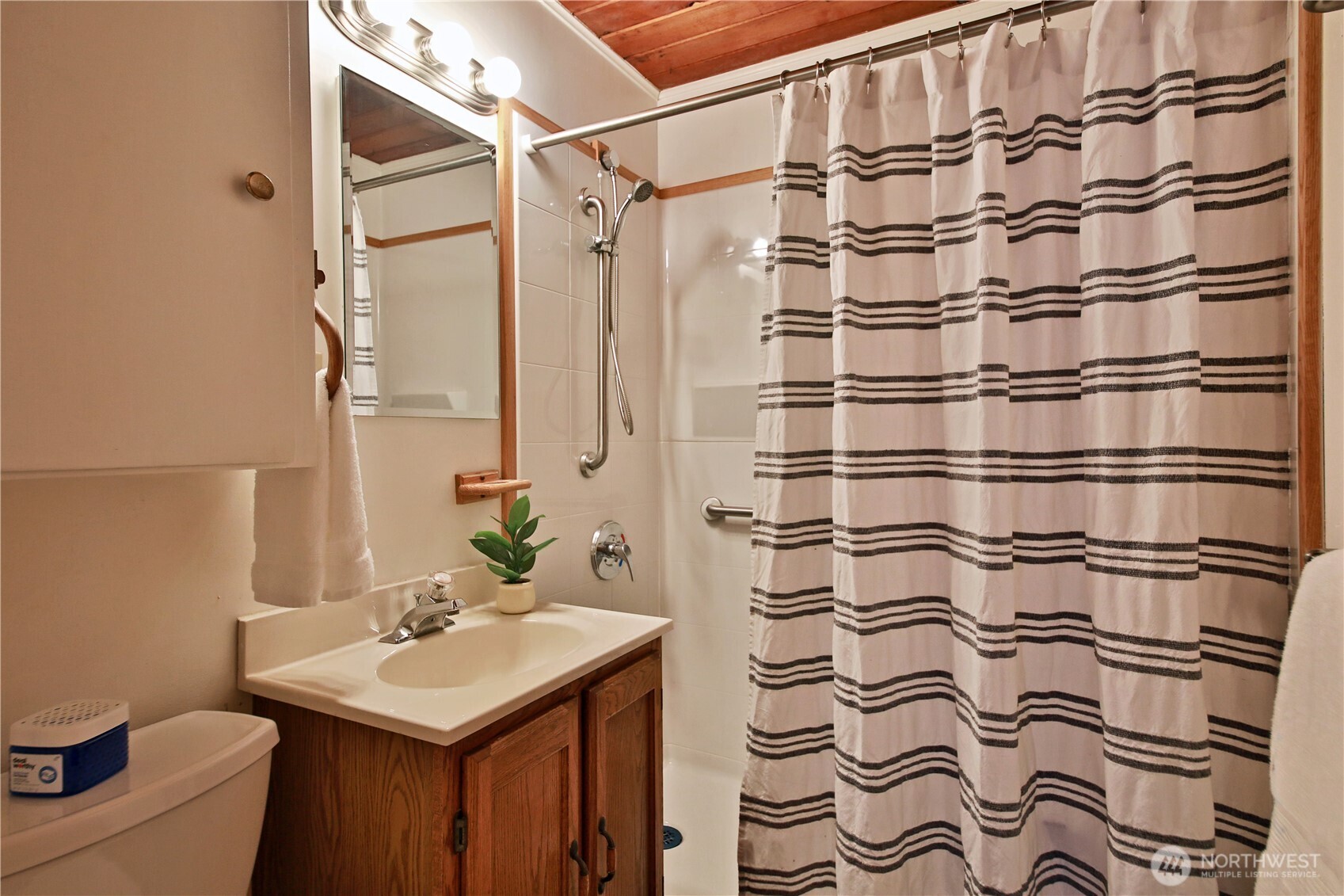 3621 Shorewood Avenue , Greenbank, WA 98253