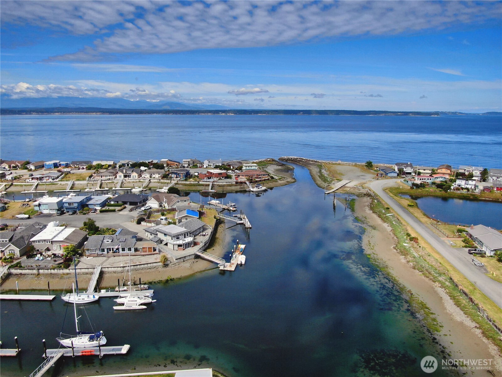 3621 Shorewood Avenue , Greenbank, WA 98253