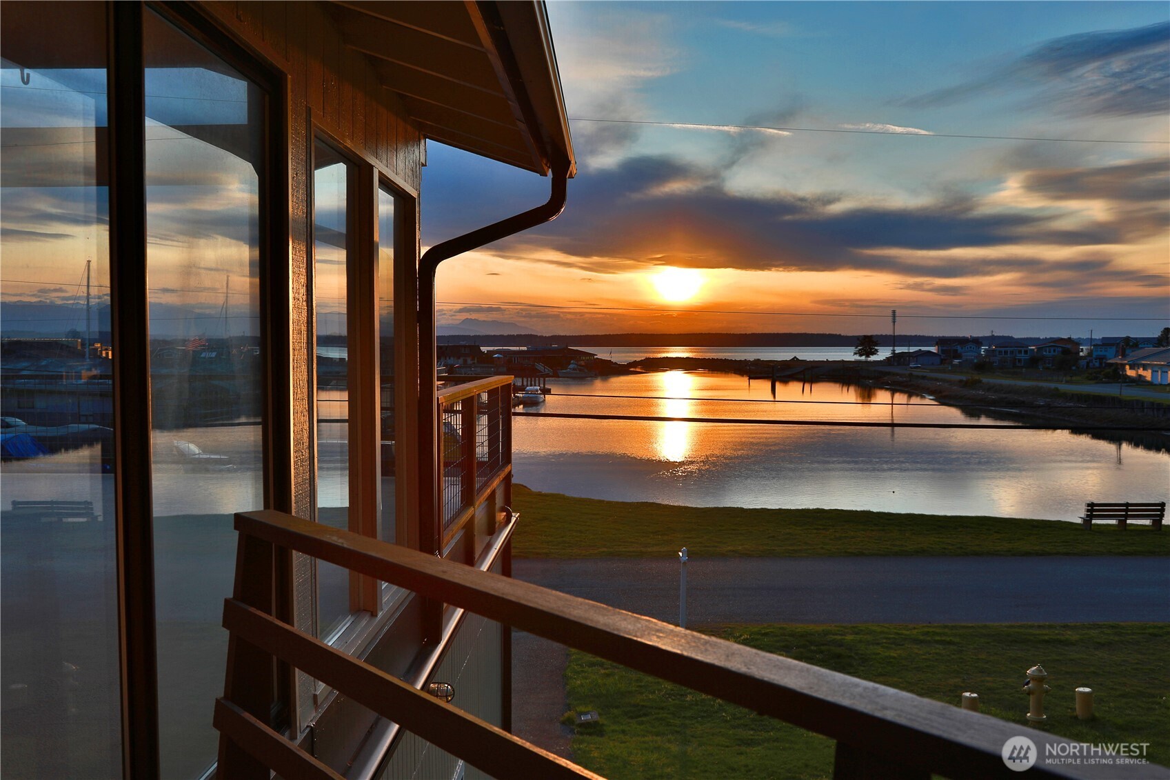 3621 Shorewood Avenue , Greenbank, WA 98253