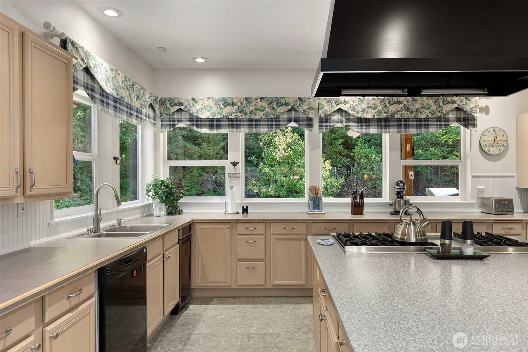 16705 92nd Street NW, Lakebay, WA 98349-9331