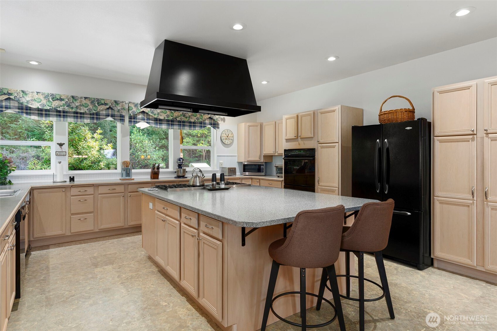 16705 92nd Street NW, Lakebay, WA 98349-9331