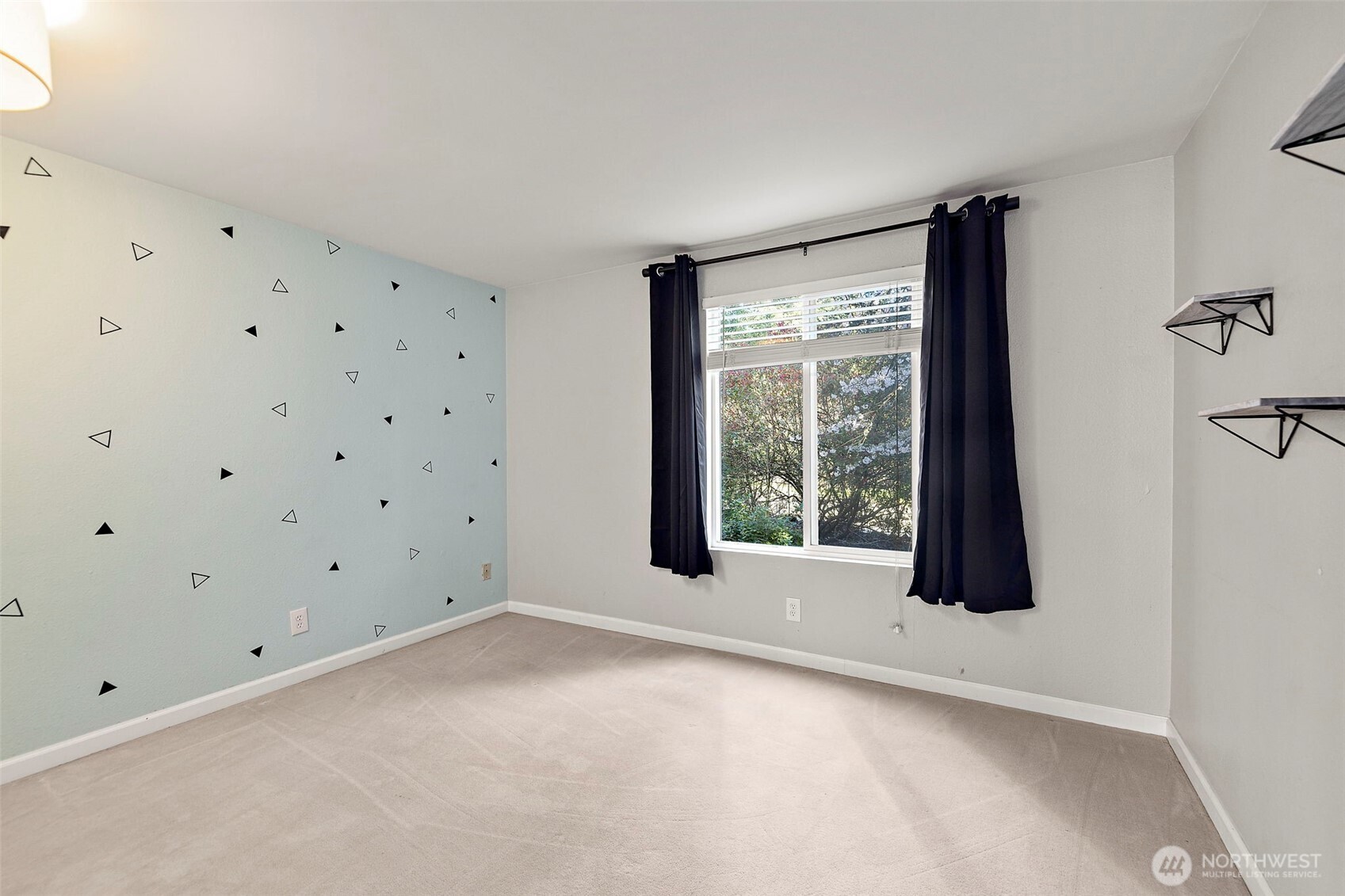 17417 Ashworth Avenue N #201, Shoreline, WA 98133-5462