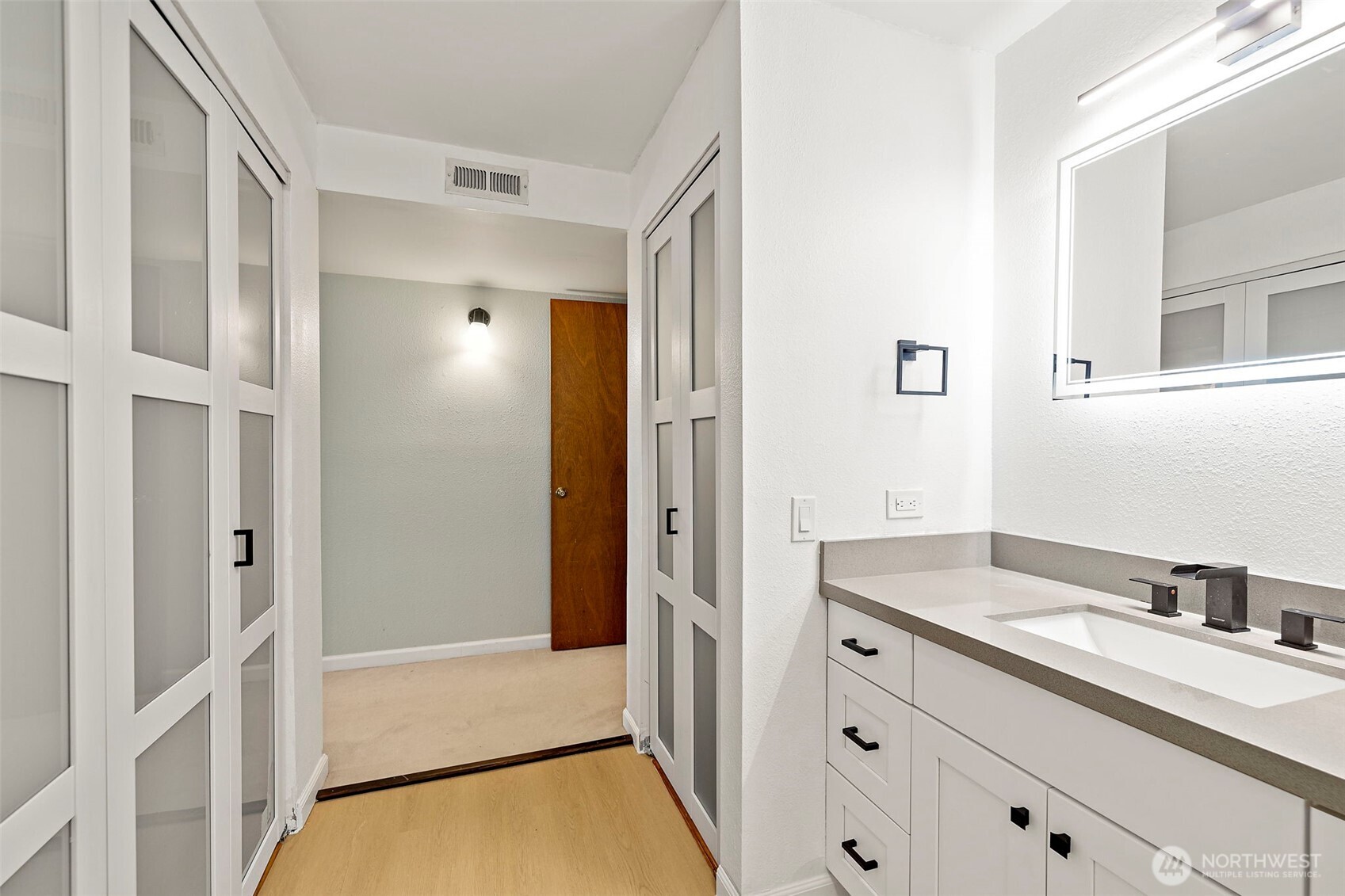 17417 Ashworth Avenue N #201, Shoreline, WA 98133-5462