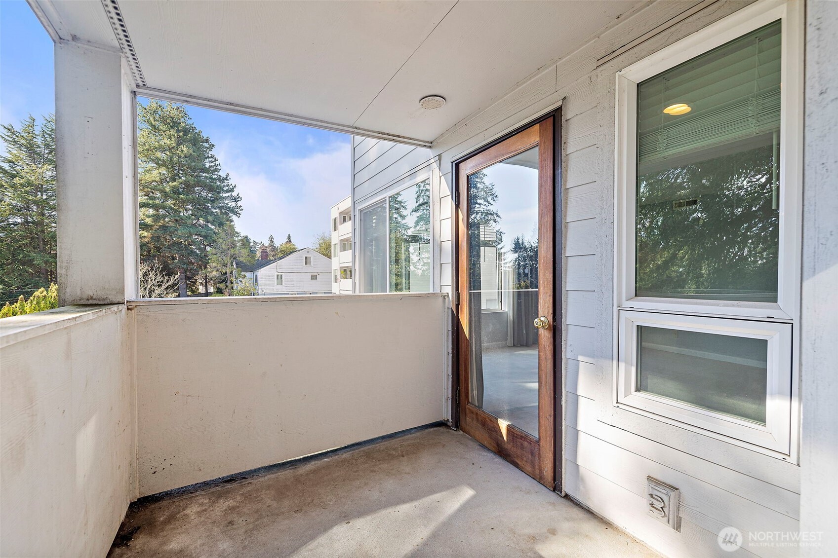 17417 Ashworth Avenue N #201, Shoreline, WA 98133-5462