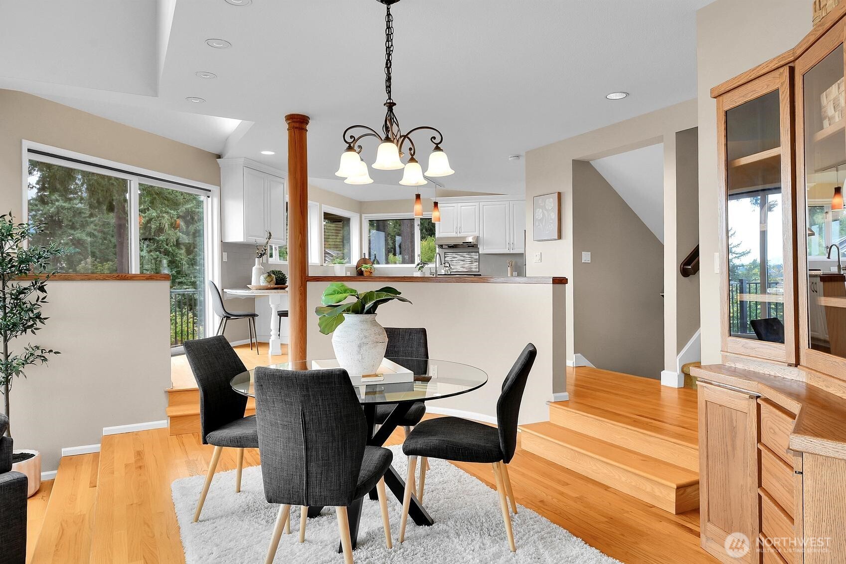 13542 40th Avenue NE, Seattle, WA 98125