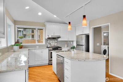 13542 40th Avenue NE, Seattle, WA 98125 - Photo 17