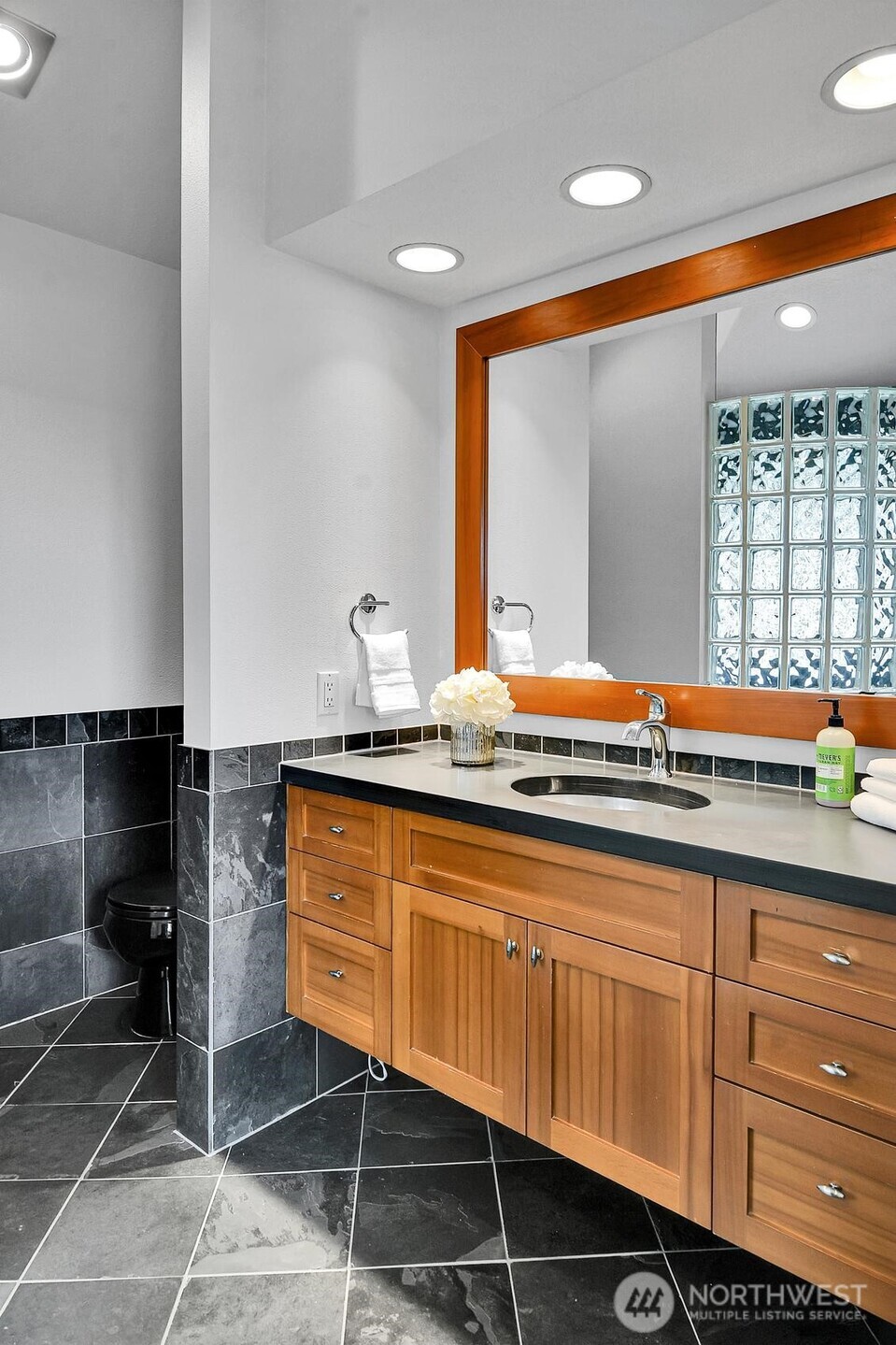 13542 40th Avenue NE, Seattle, WA 98125