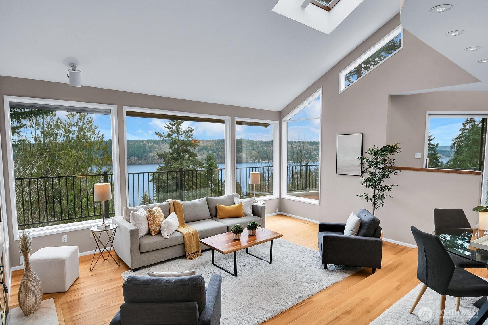 13542 40th Avenue NE, Seattle, WA 98125