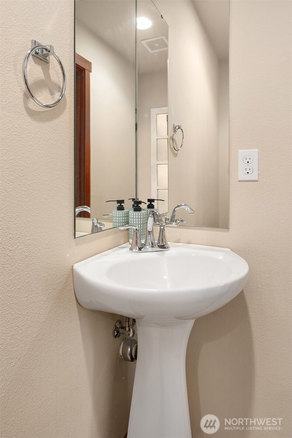 24226 52nd Avenue W #G, Mountlake Terrace, WA 98043-5611