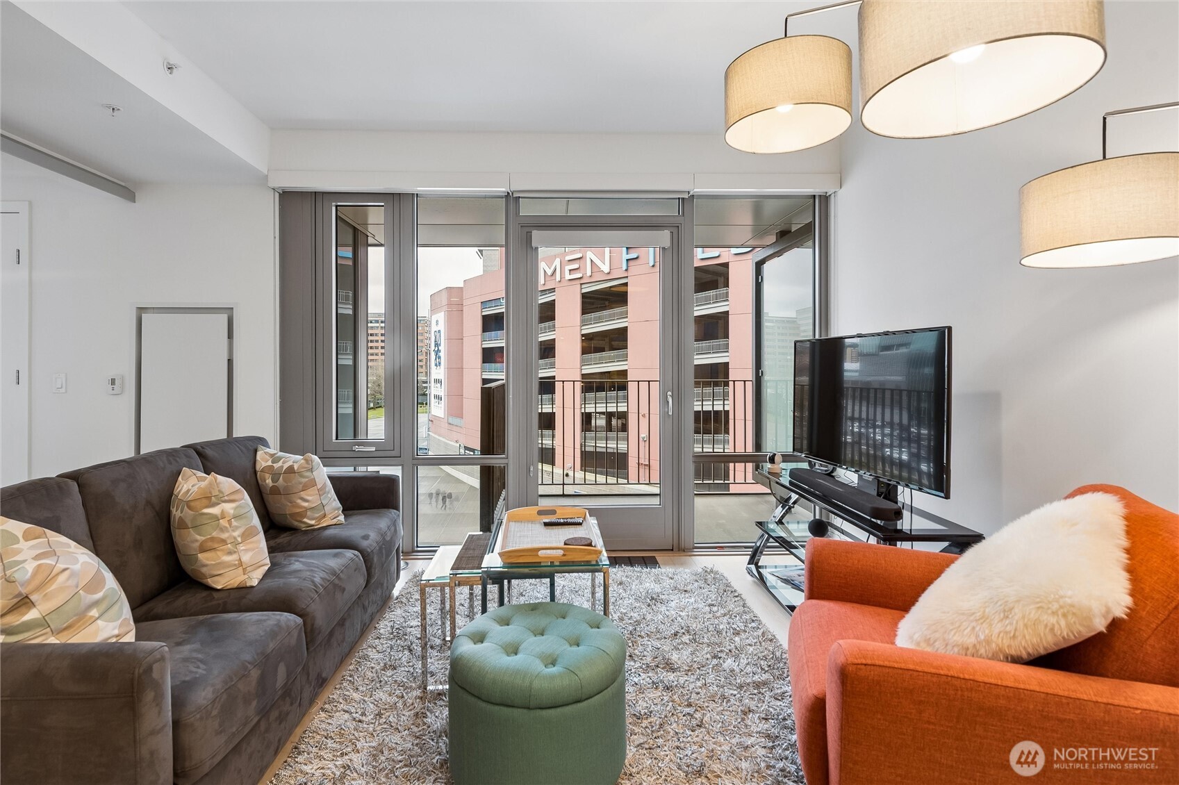 590 1st Avenue S #615, Seattle, WA 98104