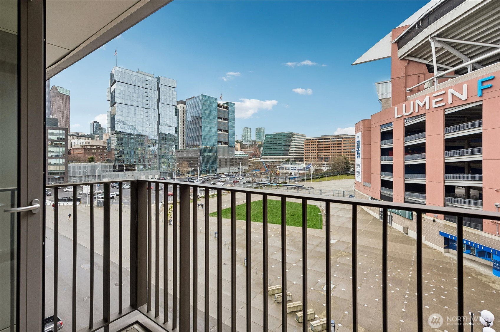 590 1st Avenue S #615, Seattle, WA 98104