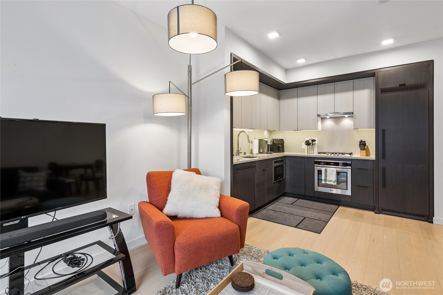 590 1st Avenue S #615, Seattle, WA 98104