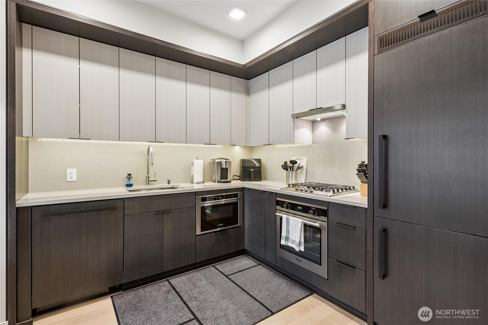 590 1st Avenue S #615, Seattle, WA 98104