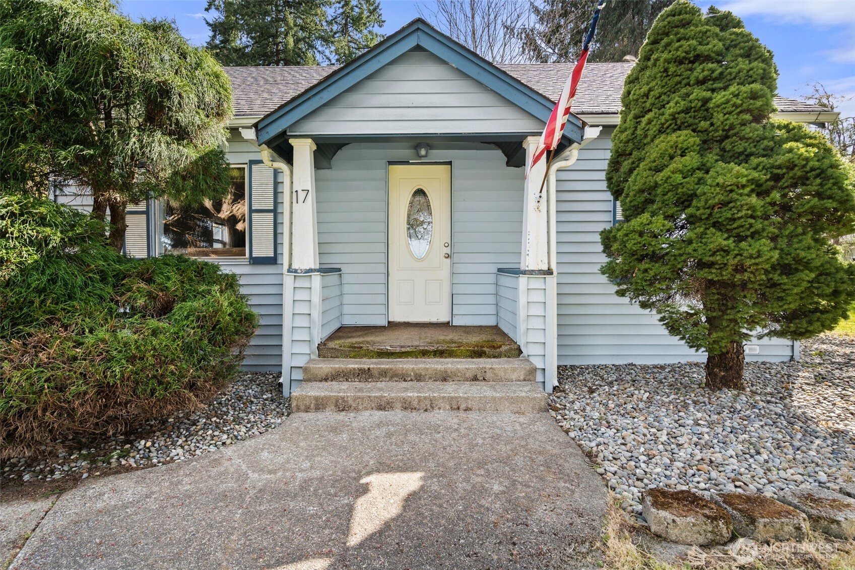 17 Rue Creek Road , Raymond, WA 98577