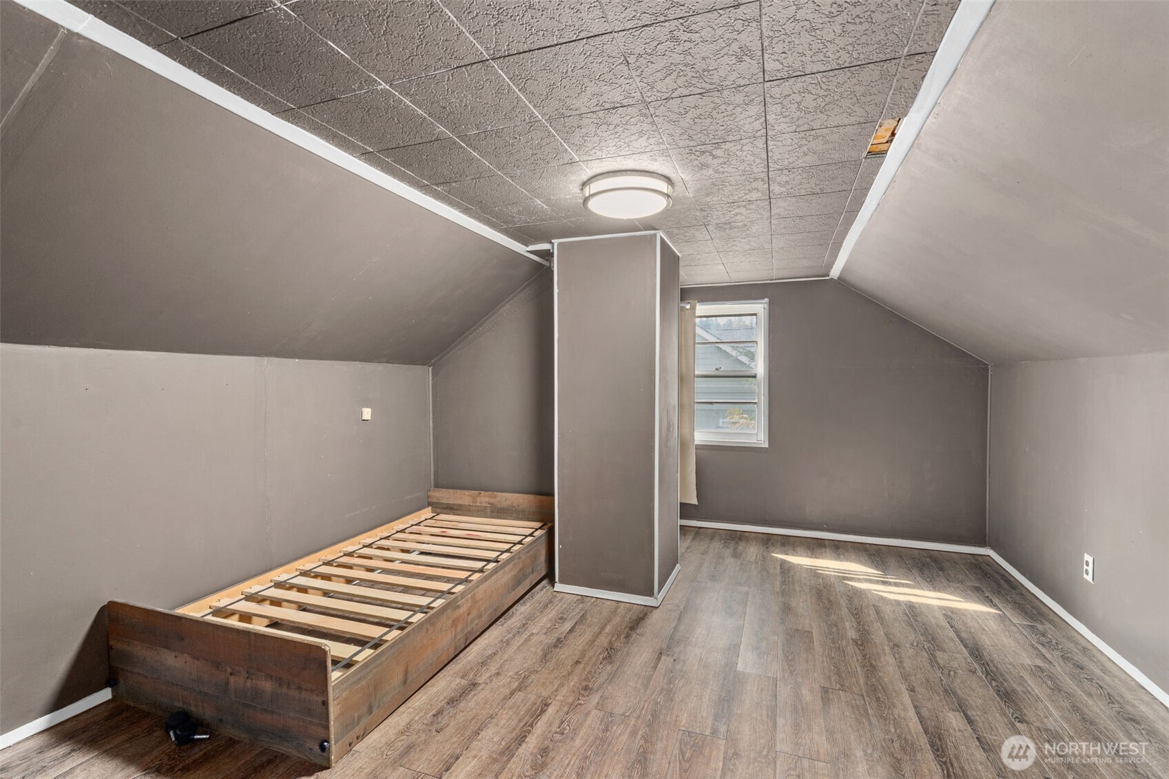 17 Rue Creek Road , Raymond, WA 98577