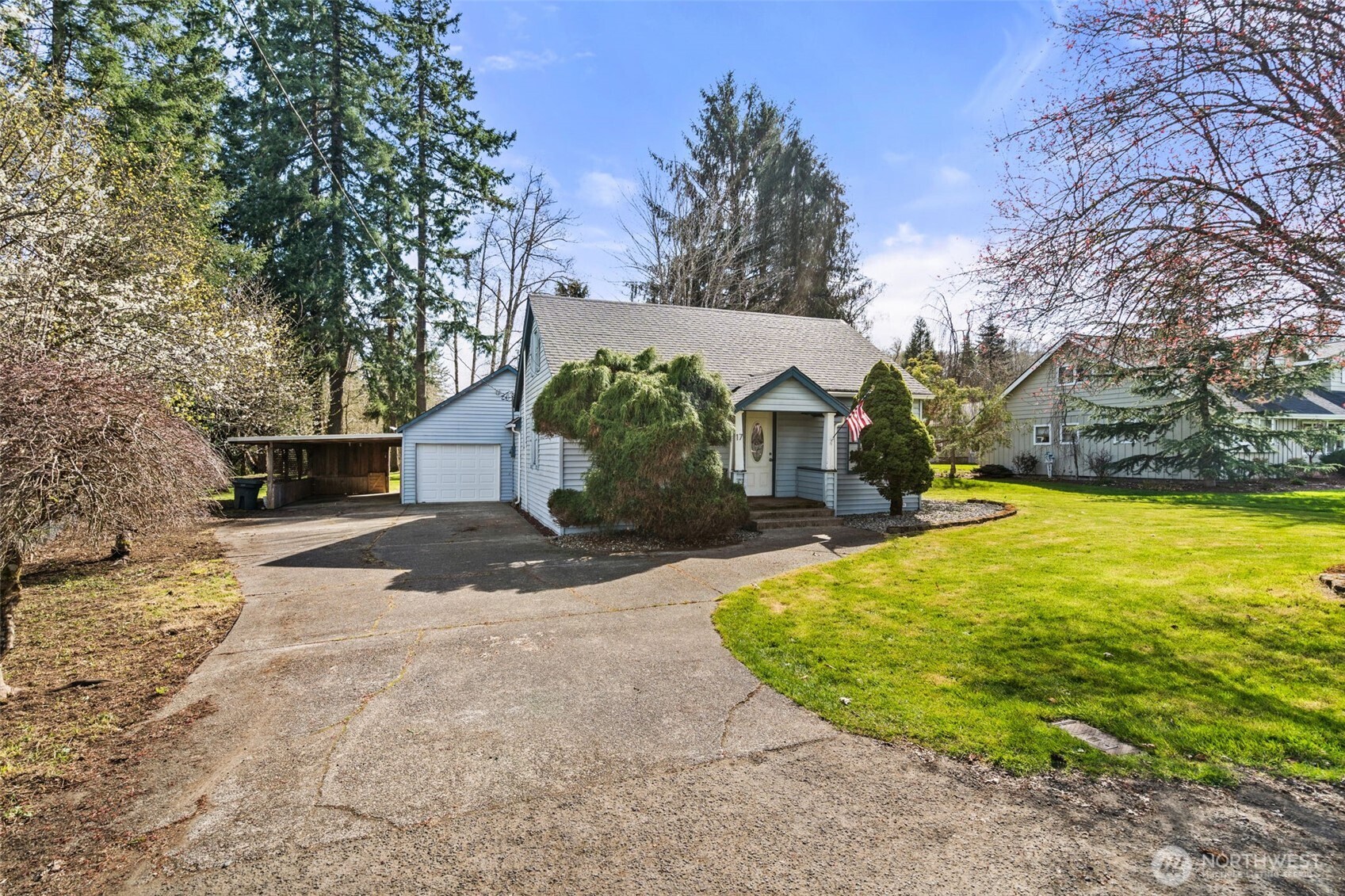 17 Rue Creek Road , Raymond, WA 98577