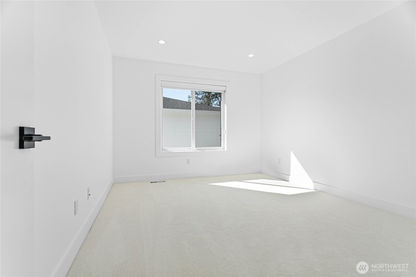 2529 Bora Bora Court , Blaine, WA 98230