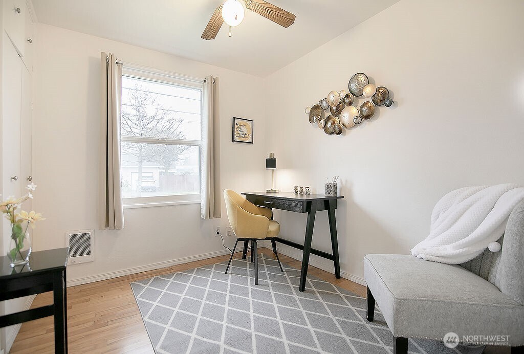 1925 28th , Longview, WA 98632