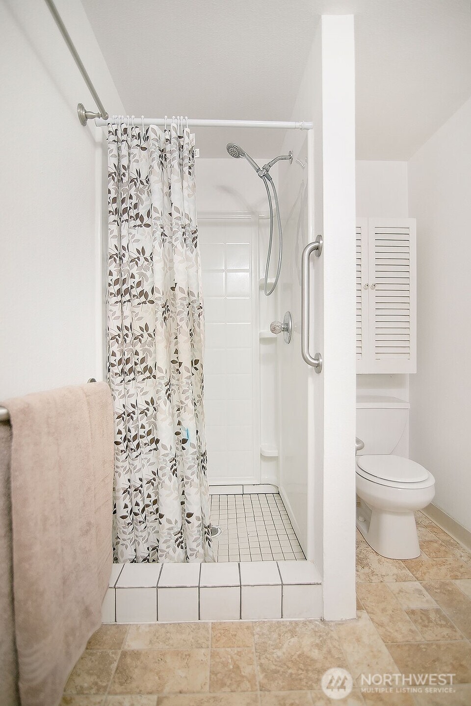 1925 28th , Longview, WA 98632