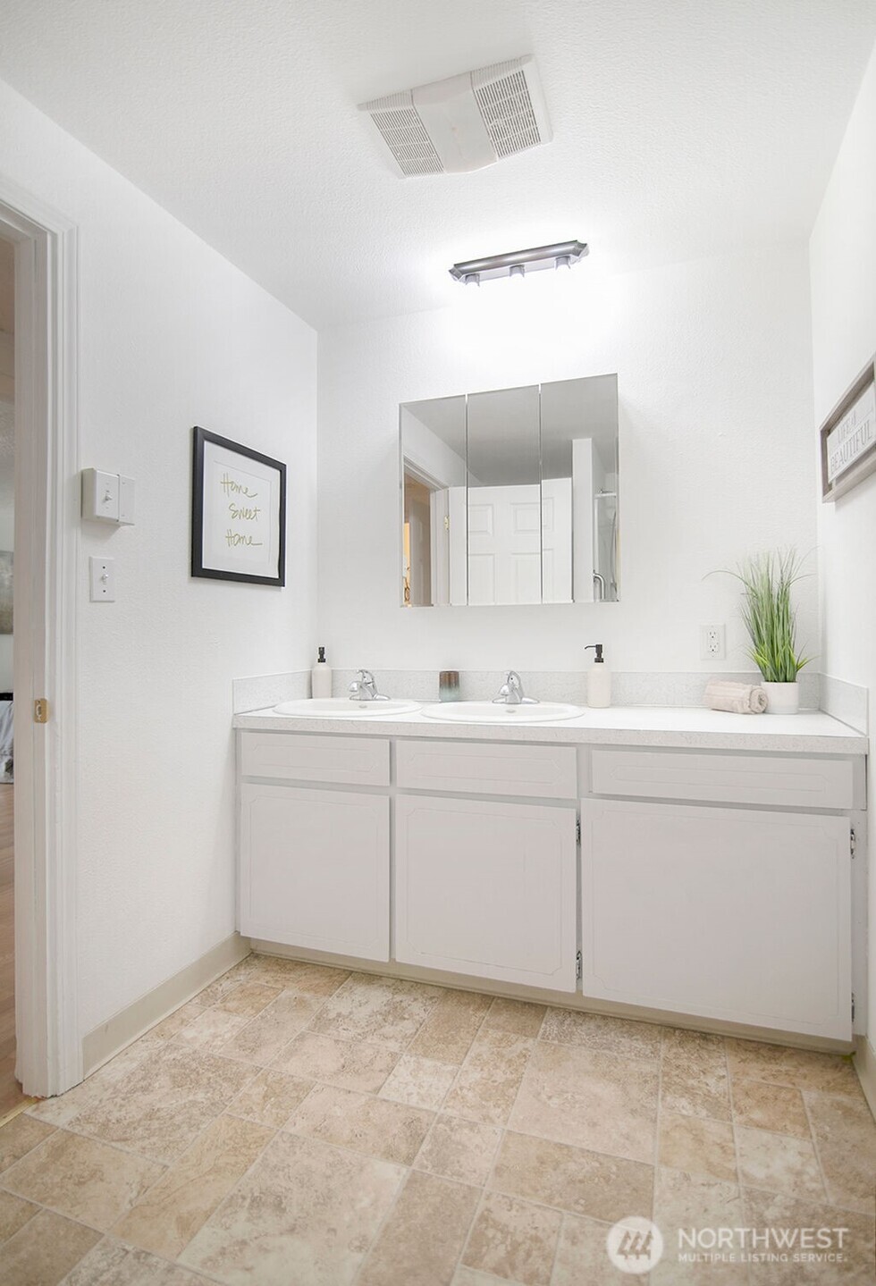 1925 28th , Longview, WA 98632