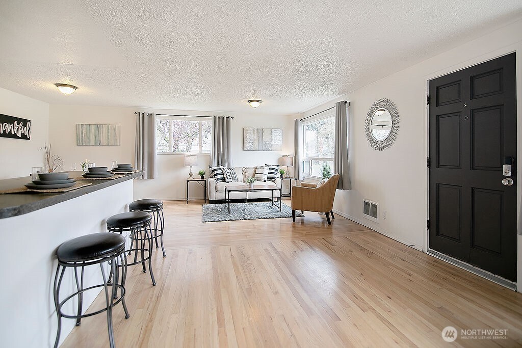 1925 28th , Longview, WA 98632