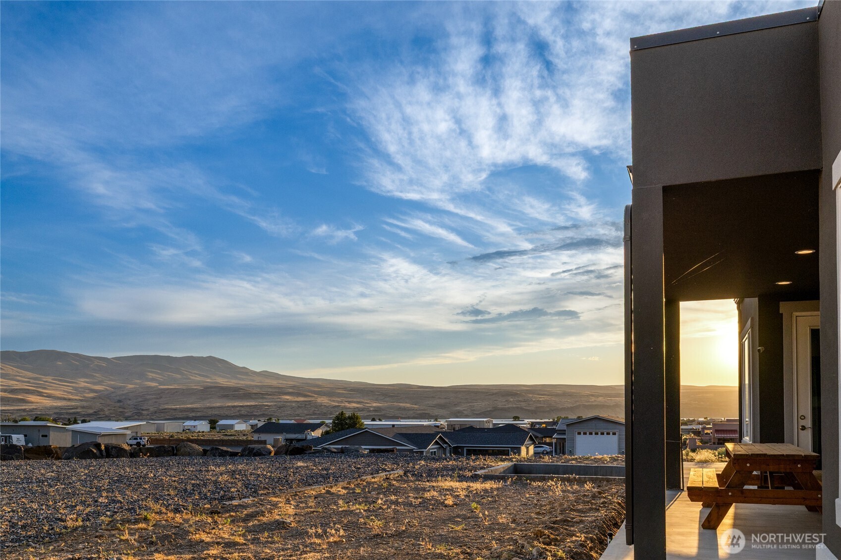 101 Wren Loop SW, Mattawa, WA 99349