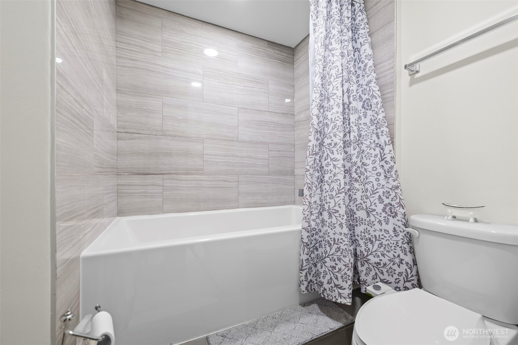 1 N Stadium Way #2, Tacoma, WA 98403