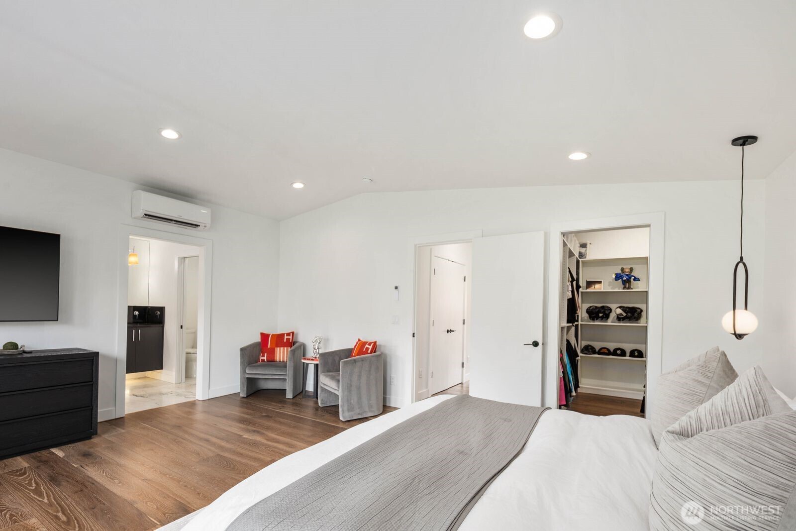 2100 Dayton Avenue NE, Renton, WA 98056