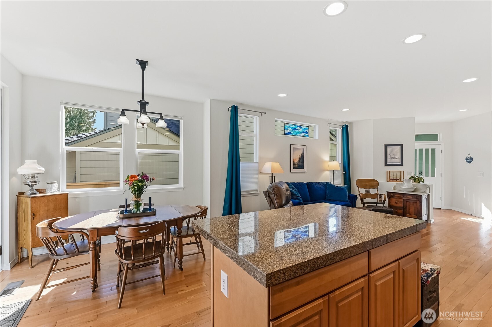 24264 NE Vine Maple Way , Redmond, WA 98053