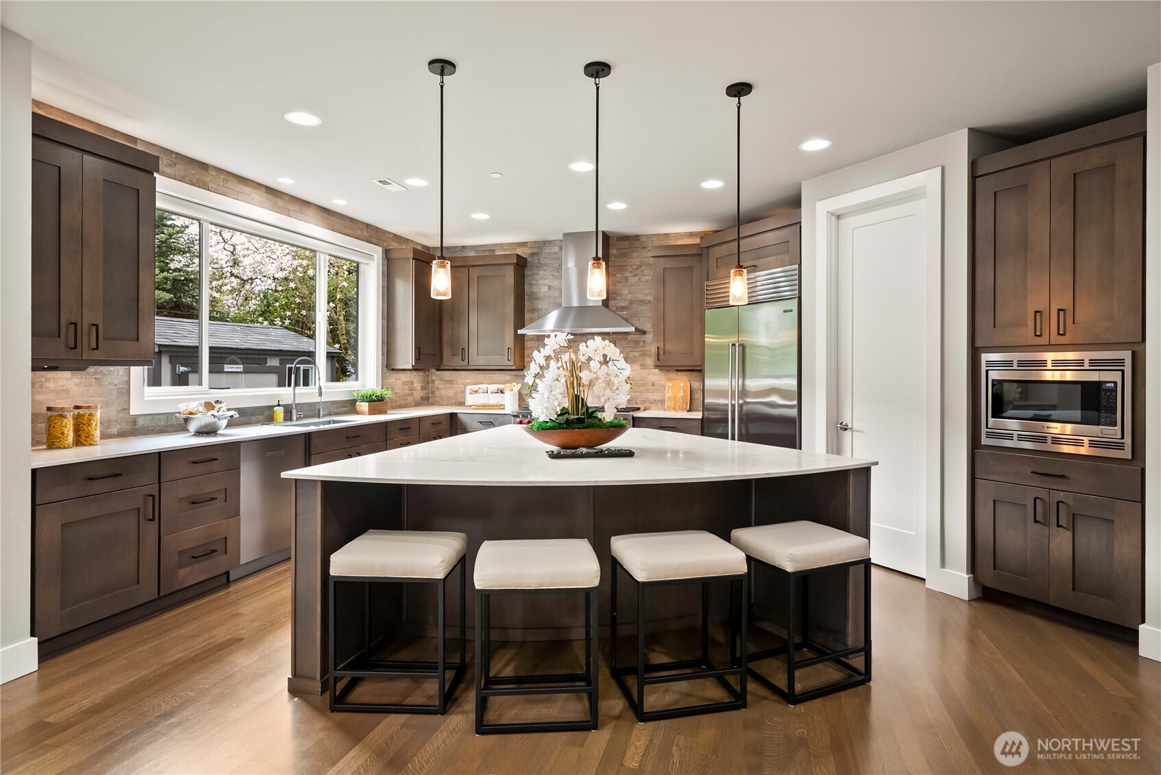 10933 NE 60th Street , Kirkland, WA 98033