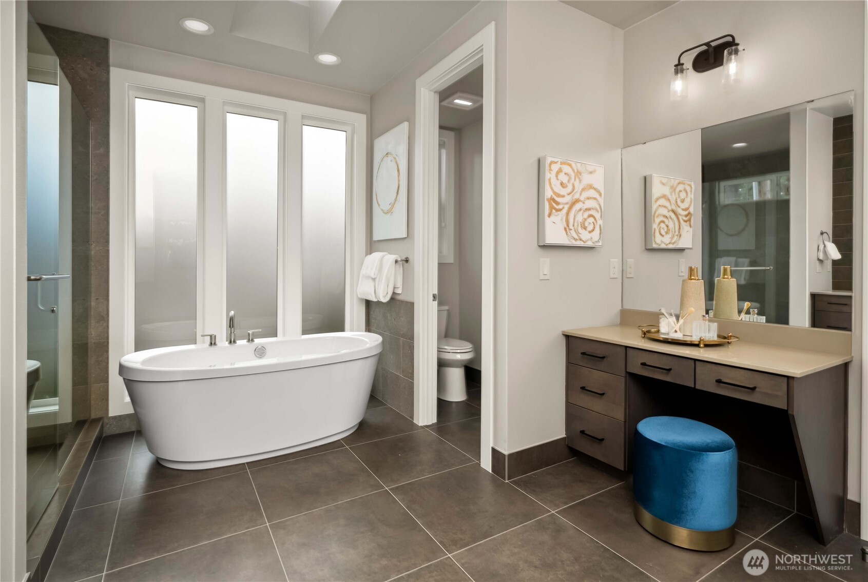 10933 NE 60th Street , Kirkland, WA 98033