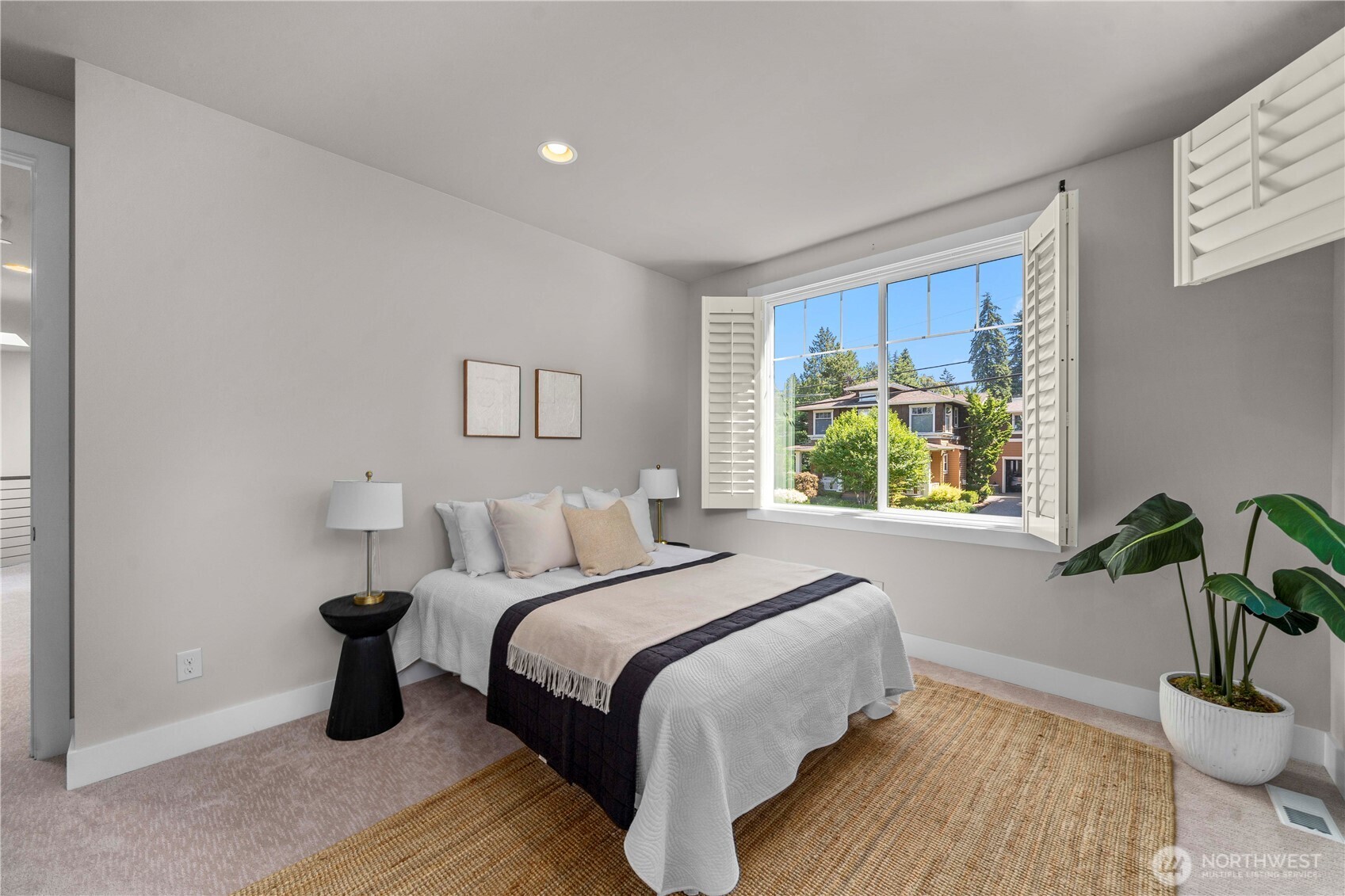 10933 NE 60th Street , Kirkland, WA 98033