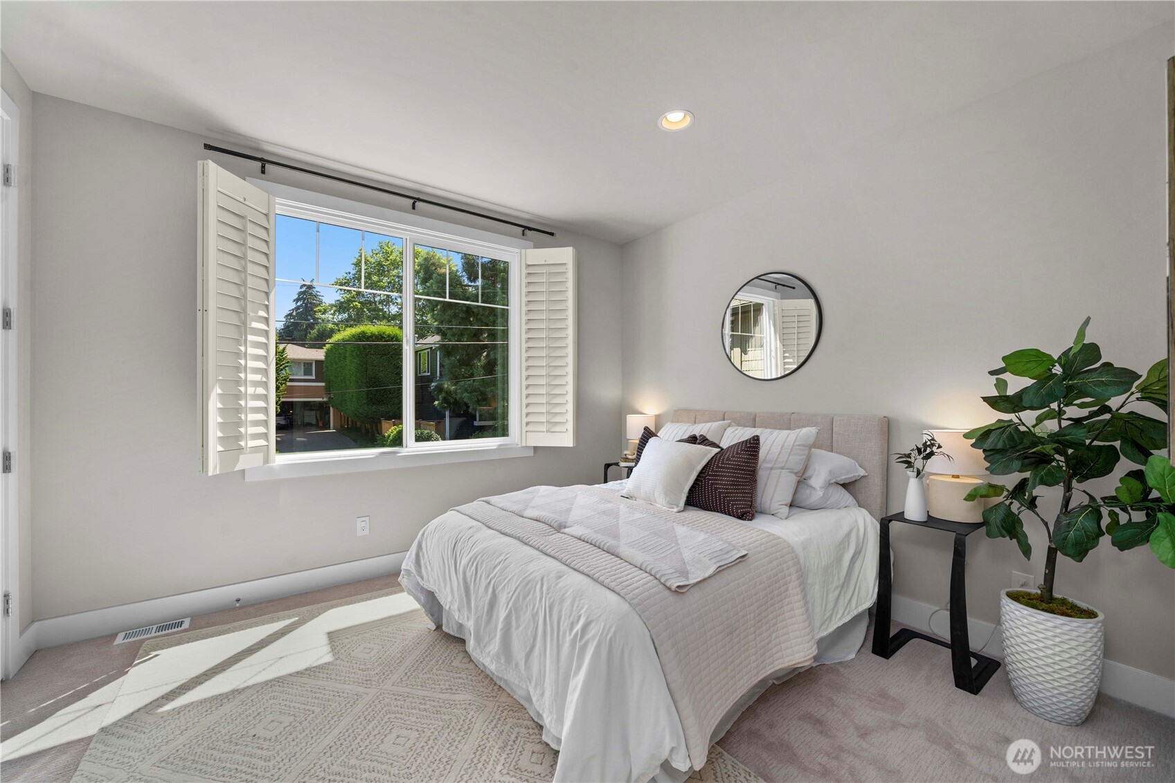 10933 NE 60th Street , Kirkland, WA 98033