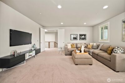 10933 NE 60th Street , Kirkland, WA 98033 - Photo 32