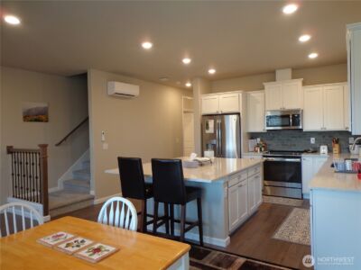 6521 31st Avenue SW, Seattle, WA 98126-3134 - Photo 2