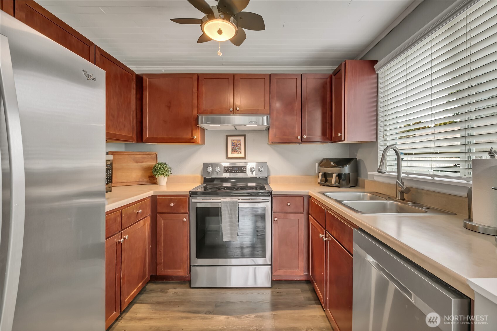 23712 13th Place S #1006, Des Moines, WA 98198