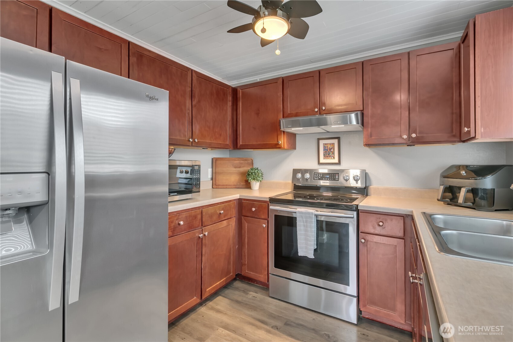 23712 13th Place S #1006, Des Moines, WA 98198