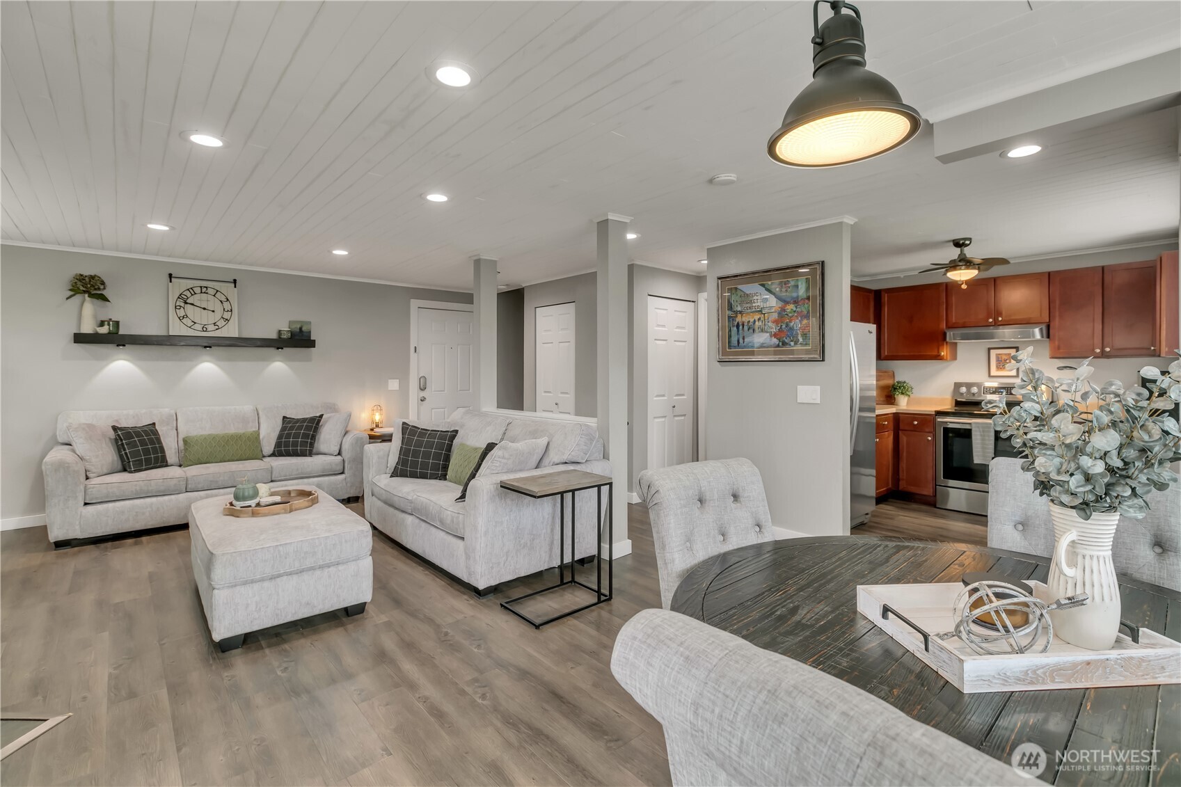 23712 13th Place S #1006, Des Moines, WA 98198