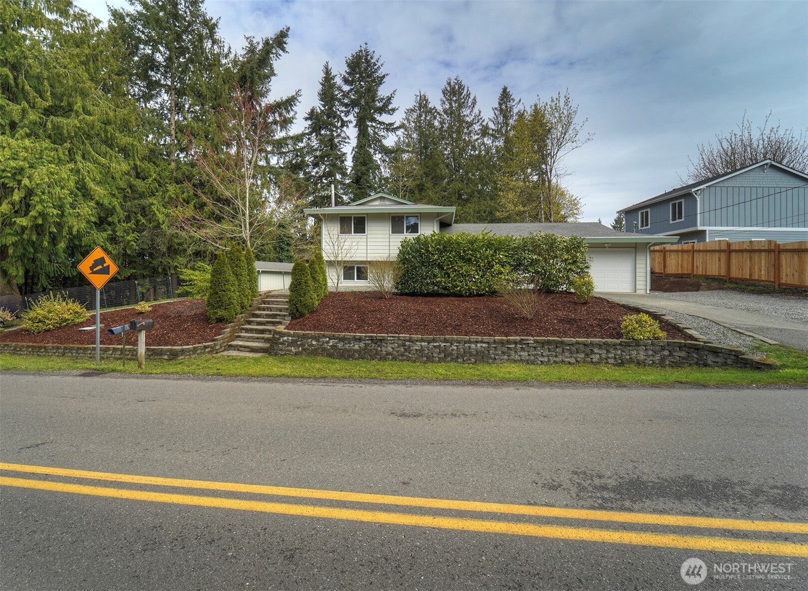 7630 NE Beachwood Avenue , Poulsbo, WA 98370