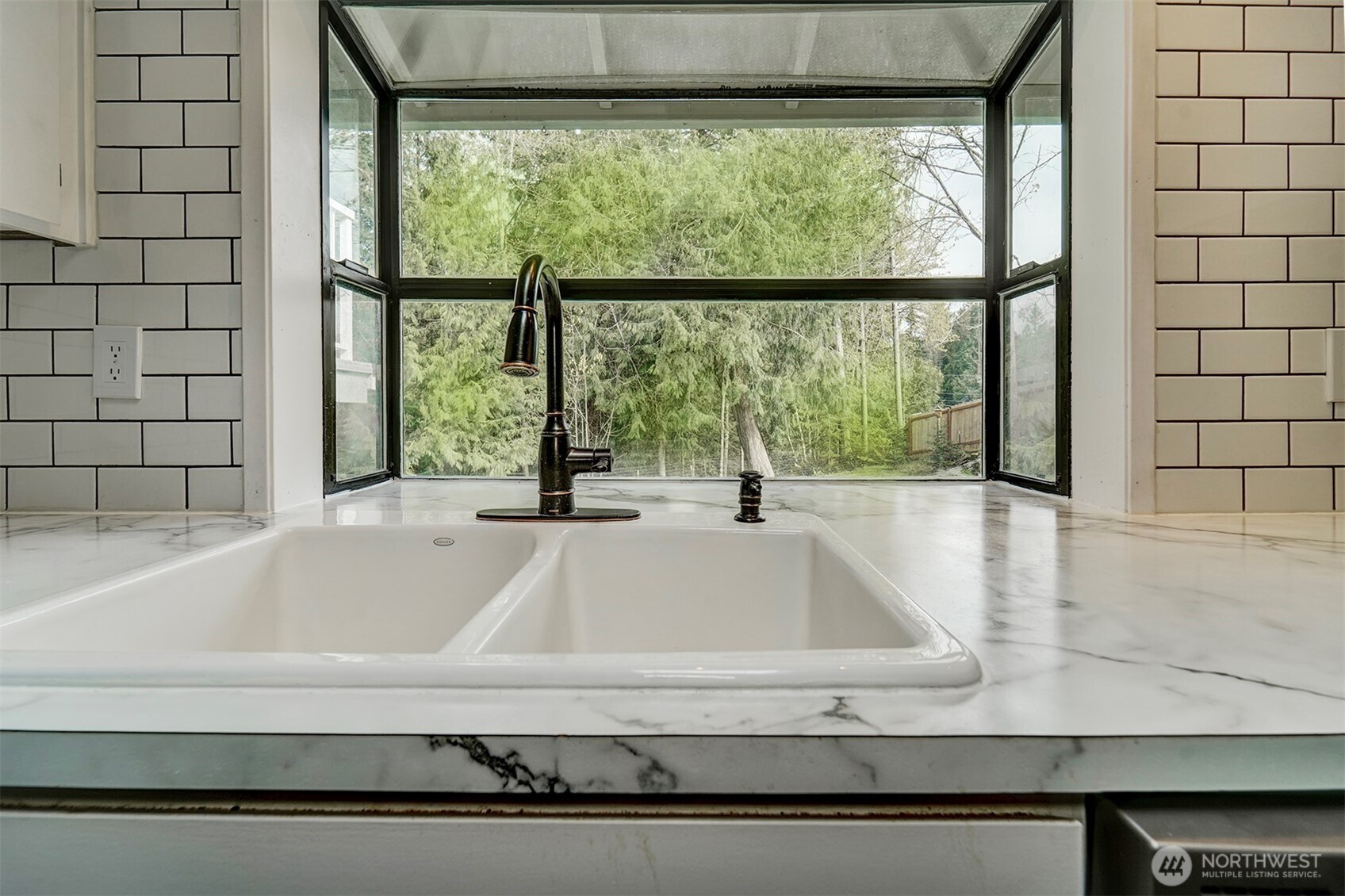 7630 NE Beachwood Avenue , Poulsbo, WA 98370