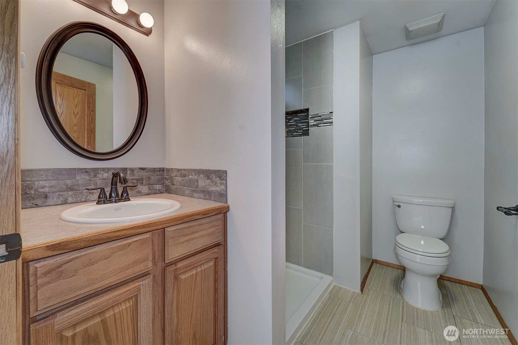 7630 NE Beachwood Avenue , Poulsbo, WA 98370