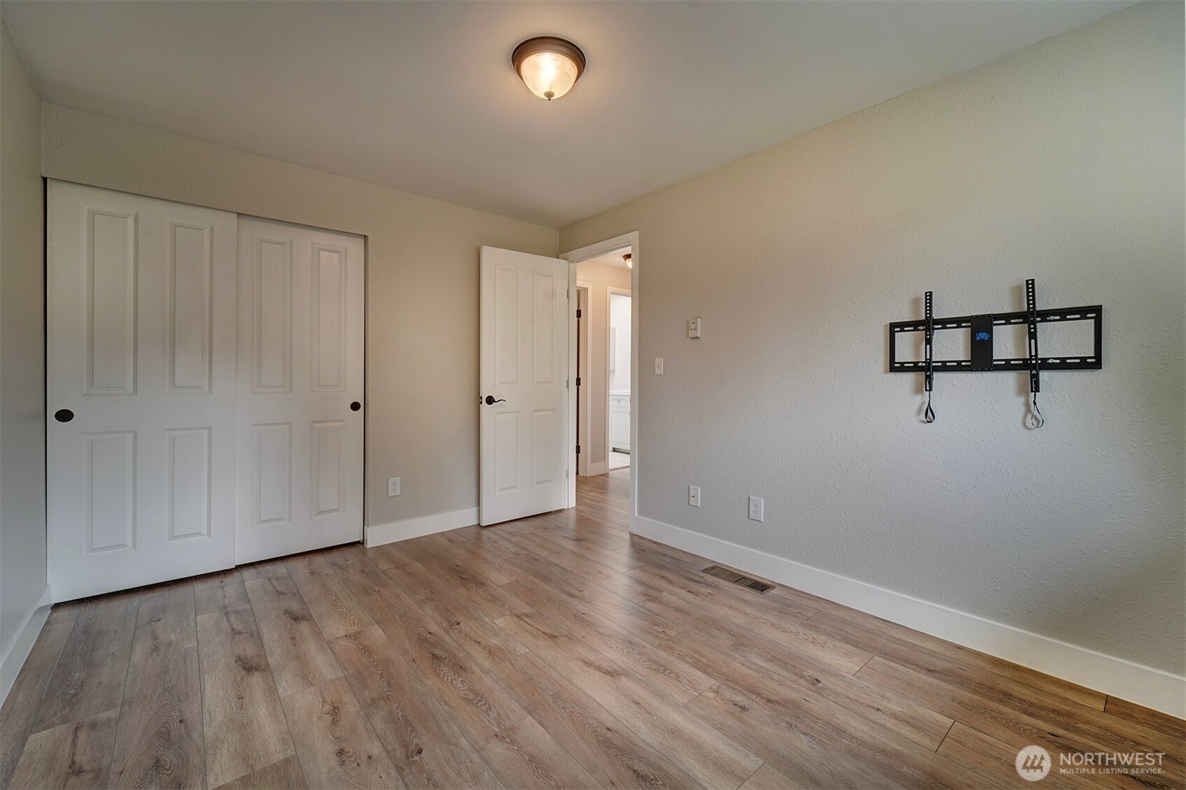 7630 NE Beachwood Avenue , Poulsbo, WA 98370