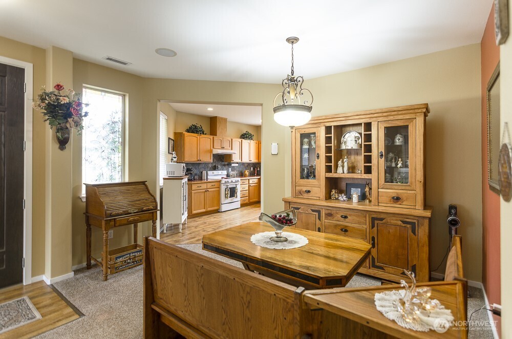 4201 Bainbridge Court NE, Lacey, WA 98516