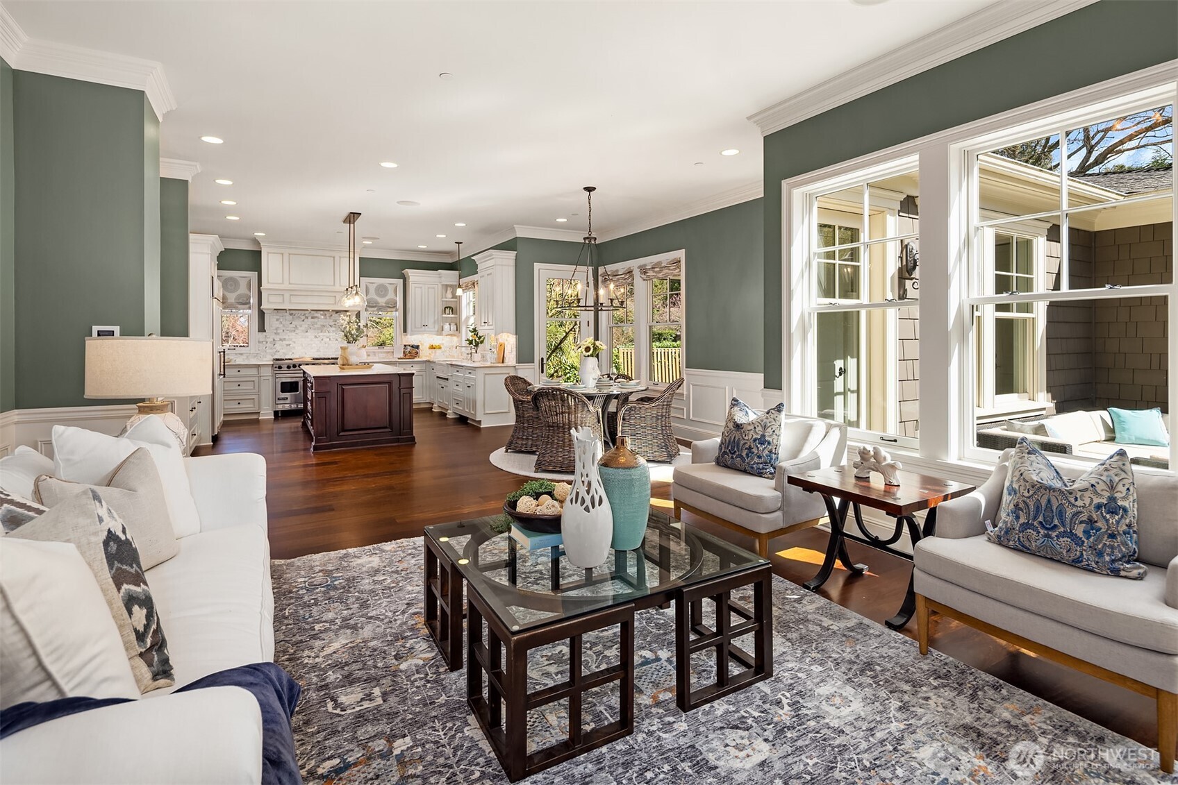 2212 77th Avenue SE, Mercer Island, WA 98040