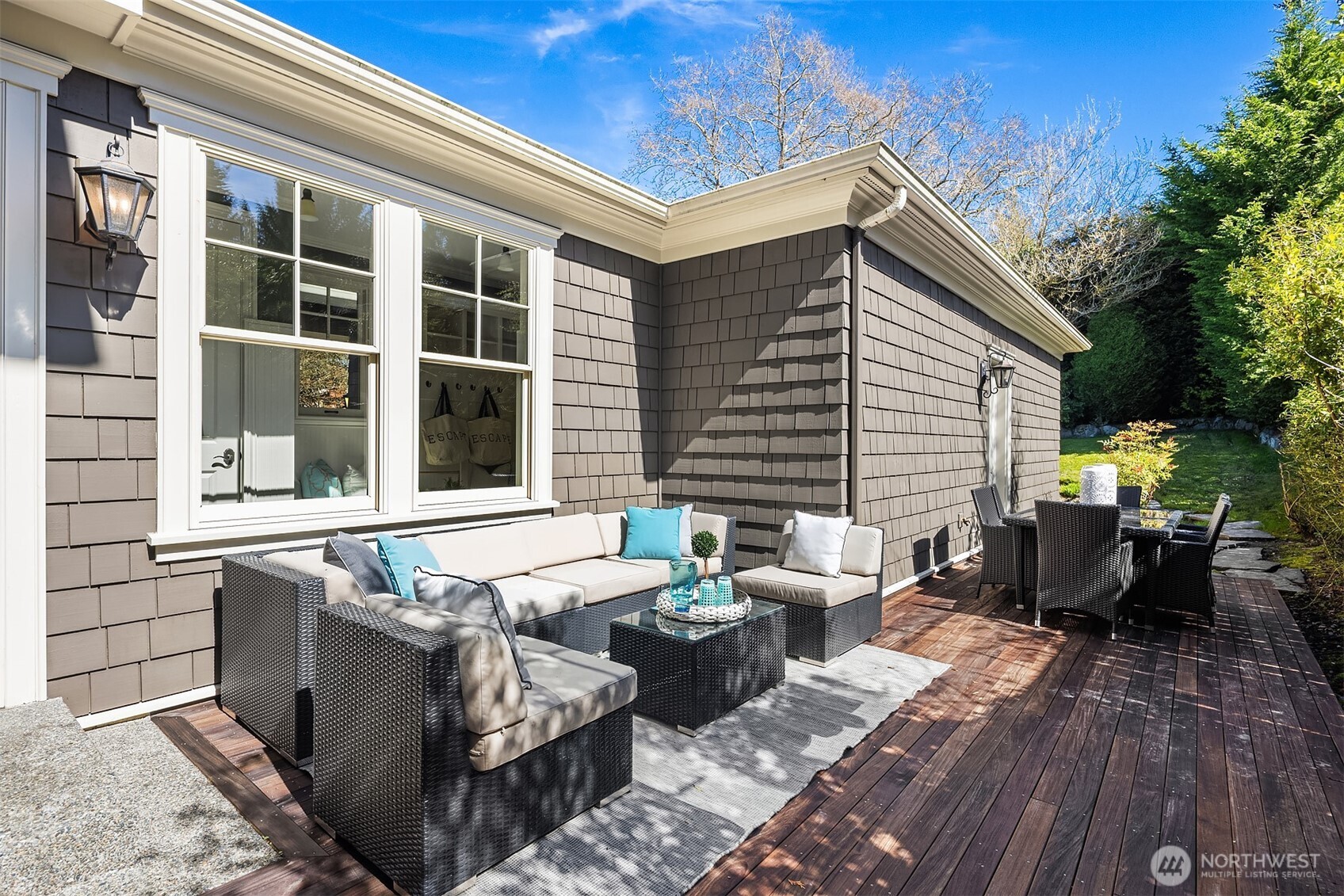 2212 77th Avenue SE, Mercer Island, WA 98040