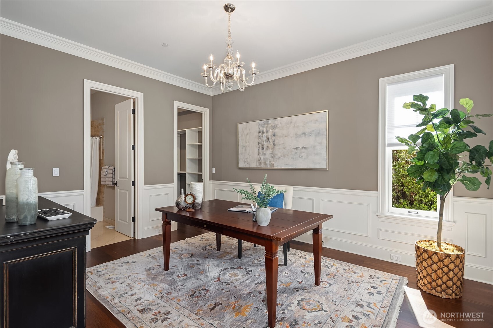 2212 77th Avenue SE, Mercer Island, WA 98040