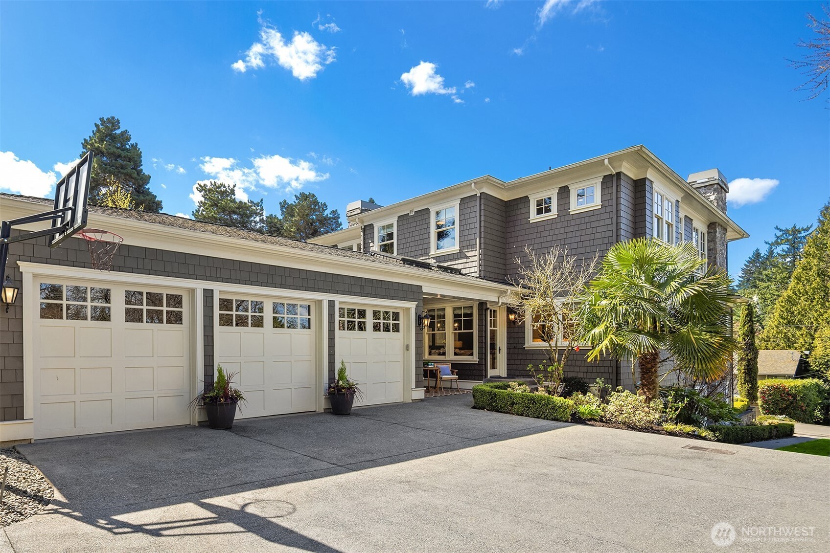 2212 77th Avenue SE, Mercer Island, WA 98040