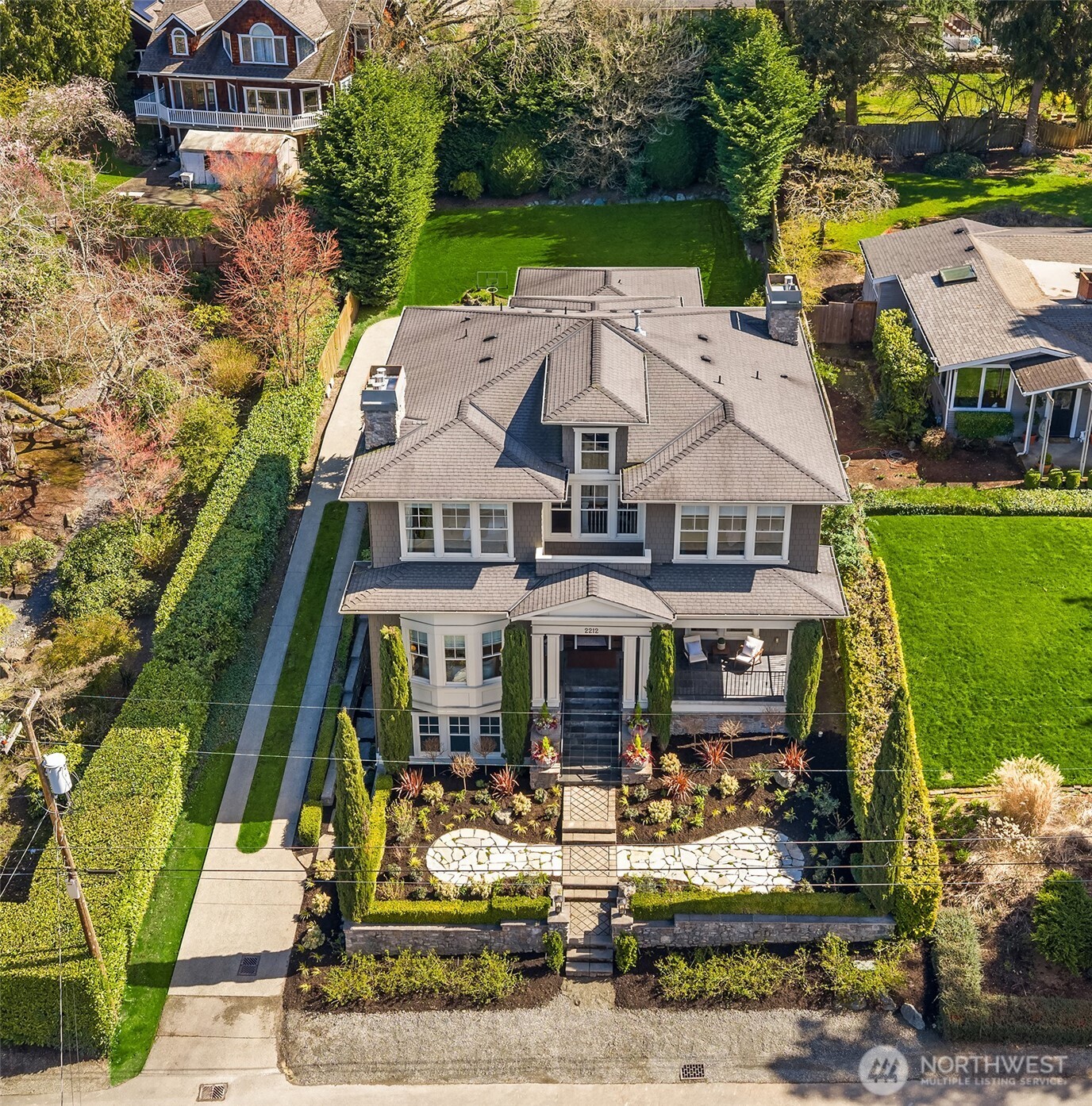 2212 77th Avenue SE, Mercer Island, WA 98040