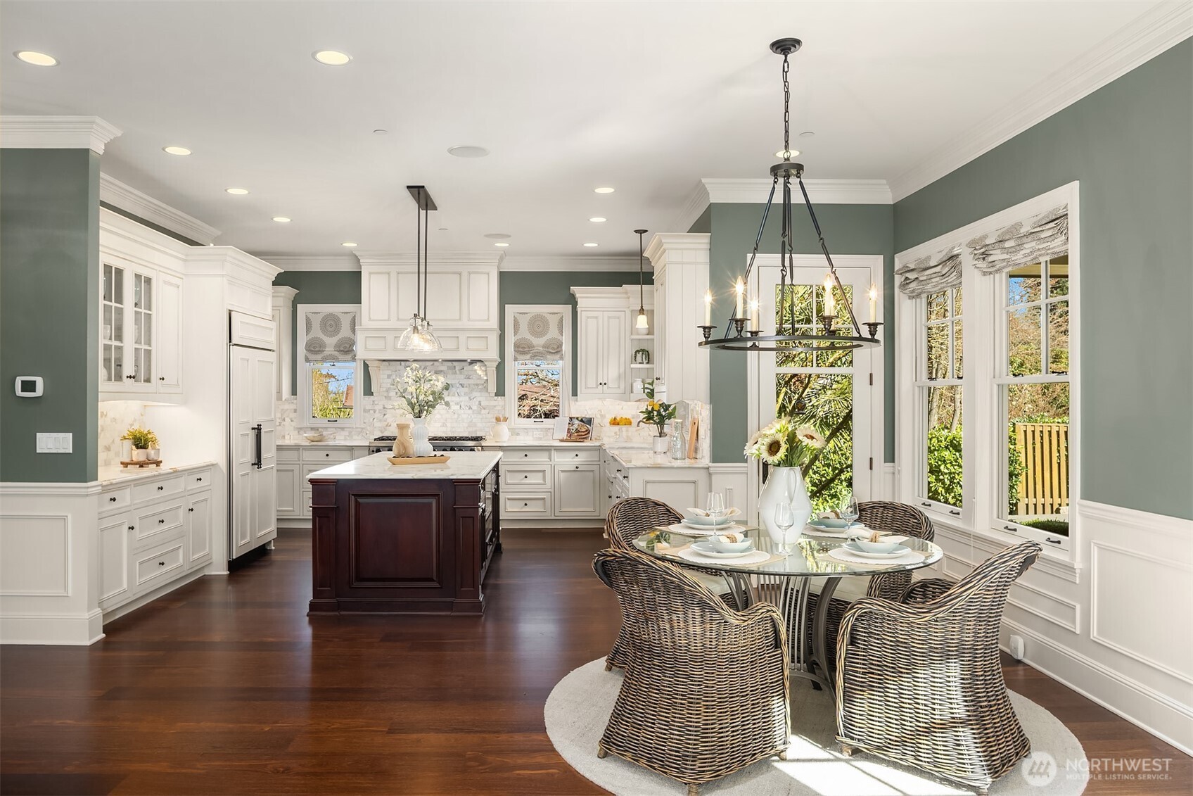 2212 77th Avenue SE, Mercer Island, WA 98040